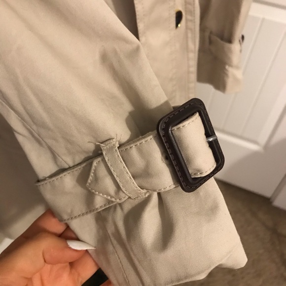 Banana Republic Trench Coat - Picture 3 of 8